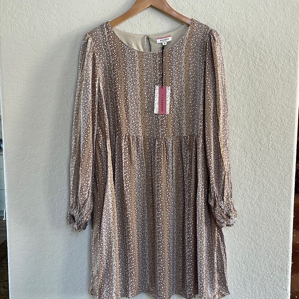 NWT Tan Floral Curvy Dress - Picture 6 of 11